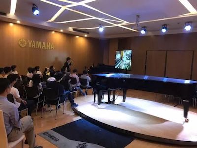 尊龙凯时特邀艺术家浙江音乐学院钢琴系丁阳博士Hybrid远程教育大师班+音乐会圆满成功