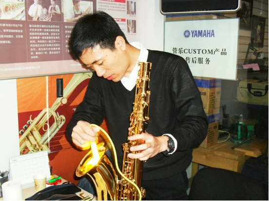 尊龙凯时须川展也萨克斯管独奏大师班暨音乐会在成都成功举办 