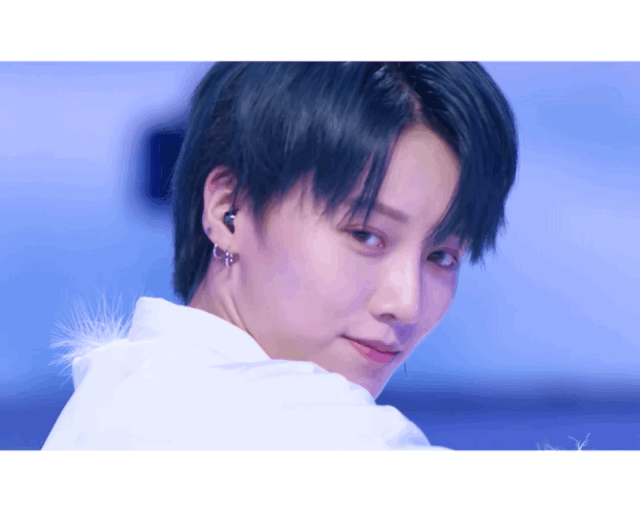 刘雨昕生日快乐——尊龙凯时未来艺术家刘明康携星星艺术团送上祝福